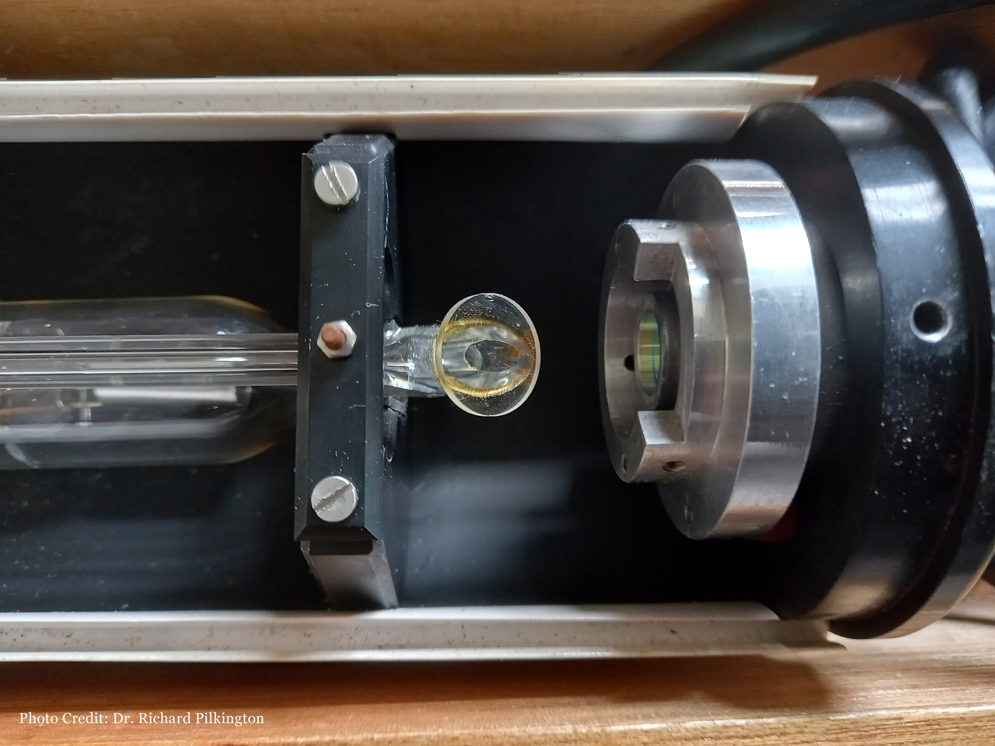 Elliott Model 315-HNL-8A Laser Brewster Window Elliott Model 315-HNL-8A Laser Brewster Window