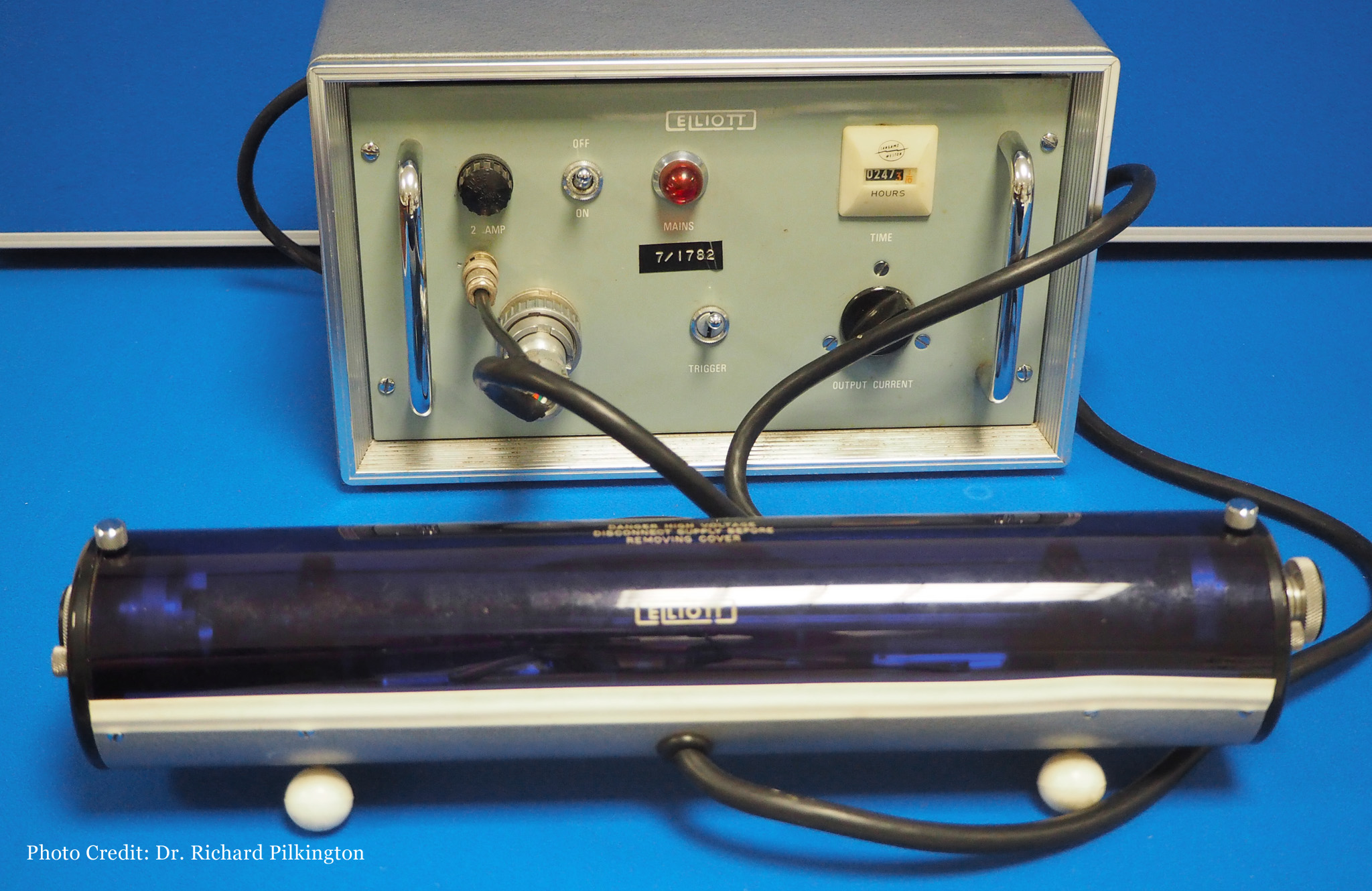 Elliott Model 315-HNL-8A Laser with it's Power Supply