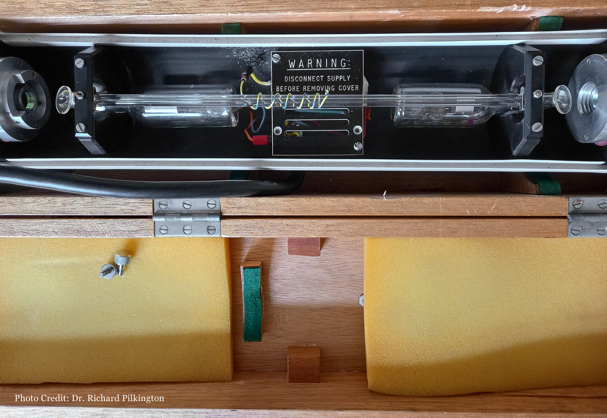 Elliott Model 315-HNL-8A Laser in it's original wooden box (Cover Removed)